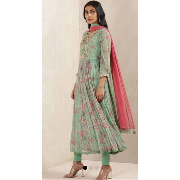 RITU KUMAR
Floral Print Anarkali Kurta Dress Size M in Garden Green - Picture 1 of 9